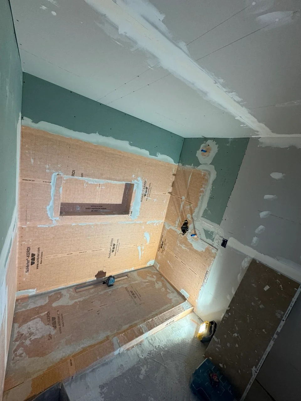 Bathroom before and after comparison slider, pair 1